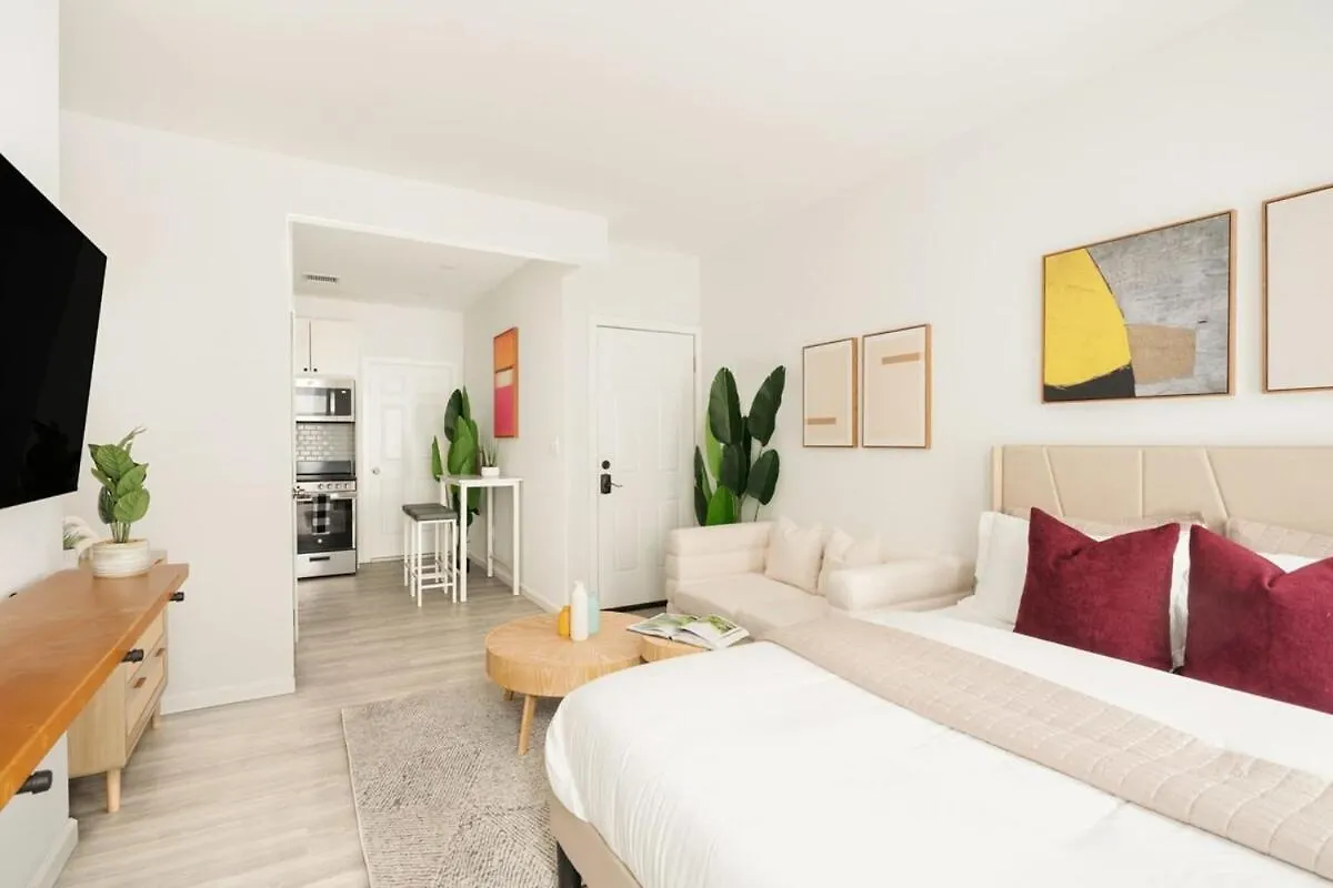 Apartment 240-10 New Modern Studio Ues W&D New York United States