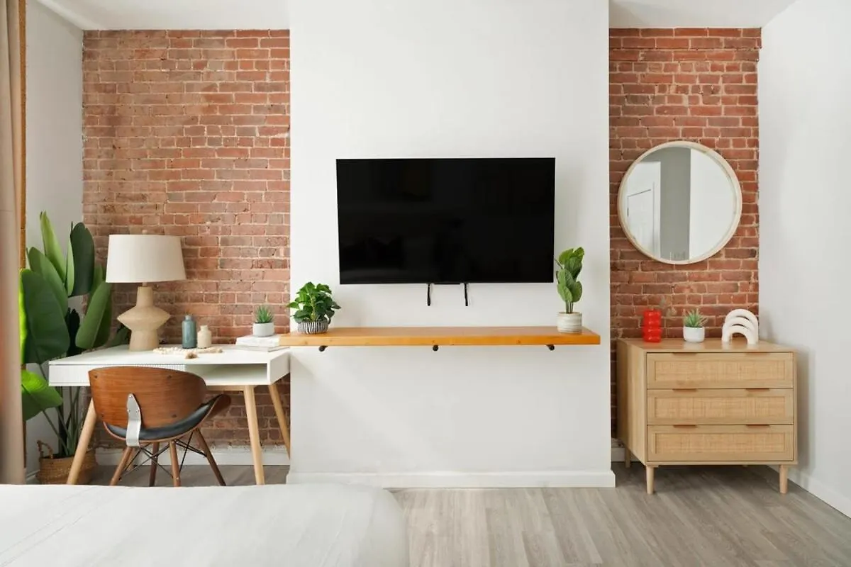 240-10 New Modern Studio Ues W&D New York